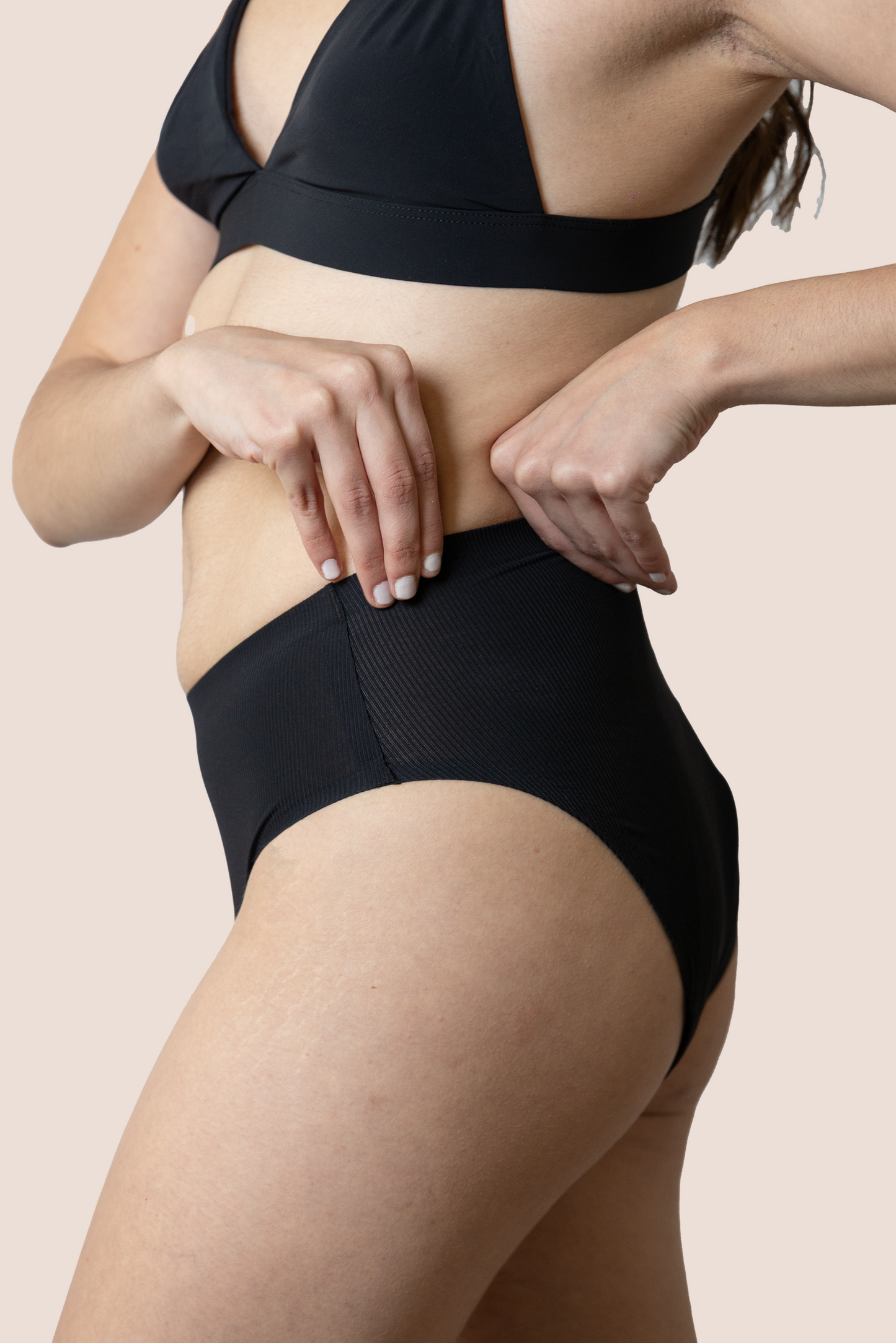 PERIOD UNDERWEAR TEEN SEAMLESS HIGH WAIST BLACK CLOSE UP GENERAL