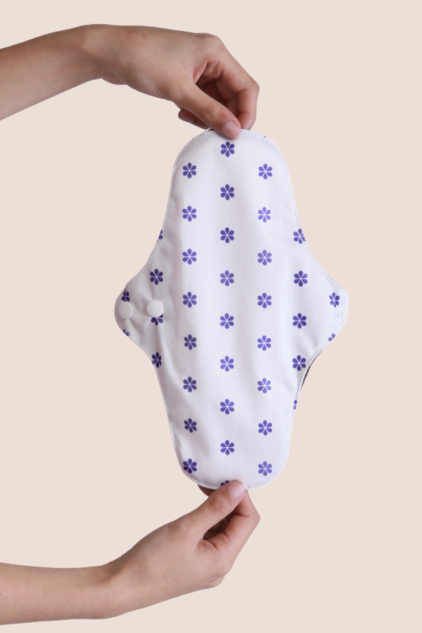 Reusable Day Pad White front general