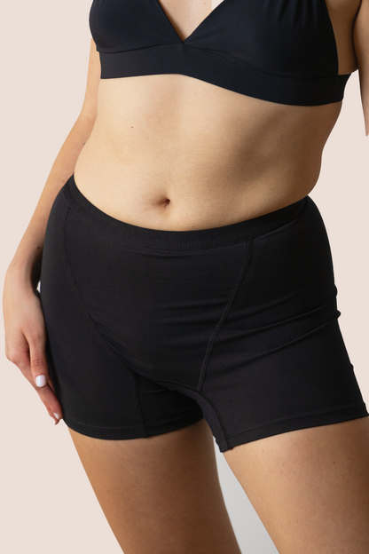 PERIOD BOXER TEEN BLACK CLOSE UP GENERAL